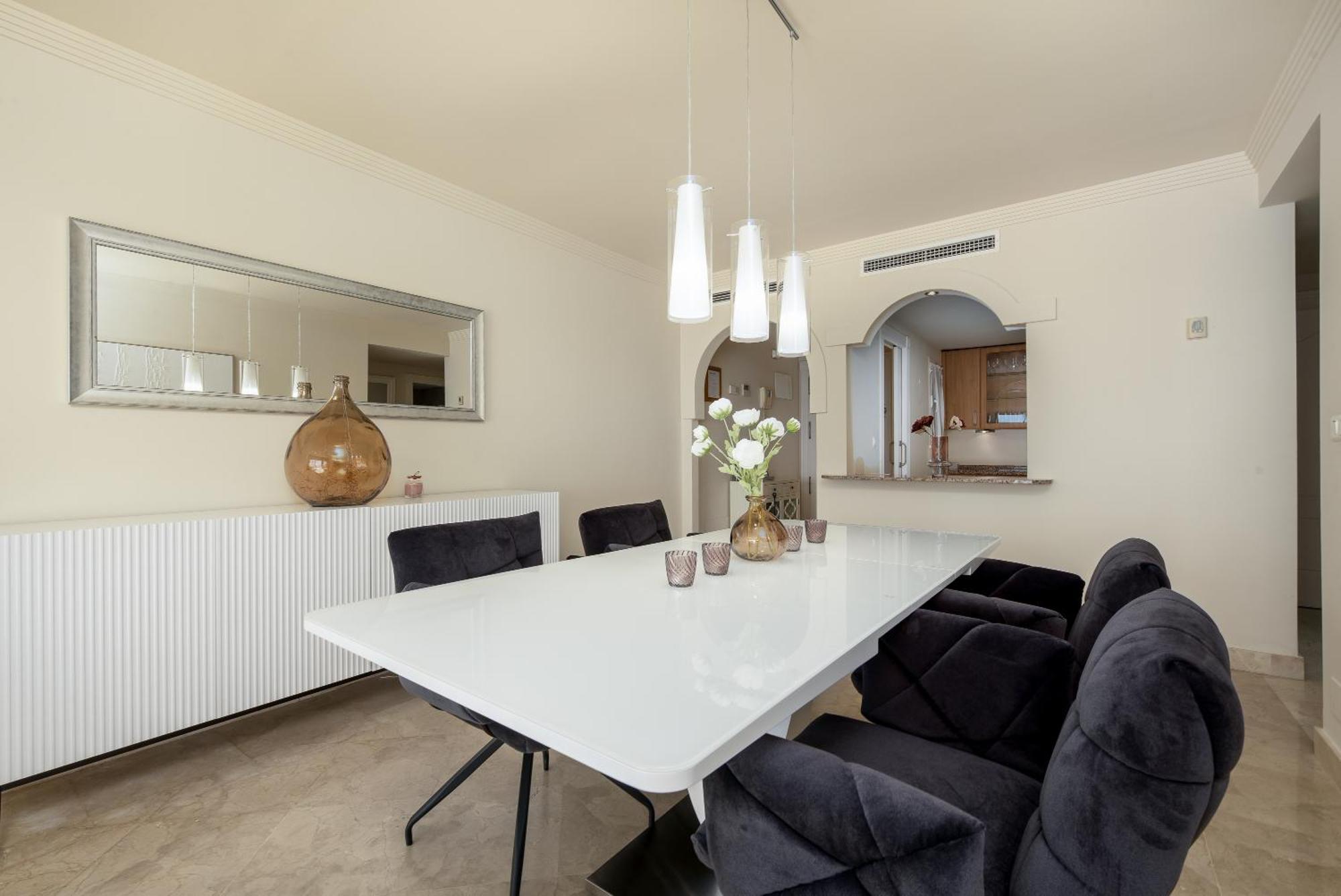 Sinfonia - 2br, Pool Apartment Estepona