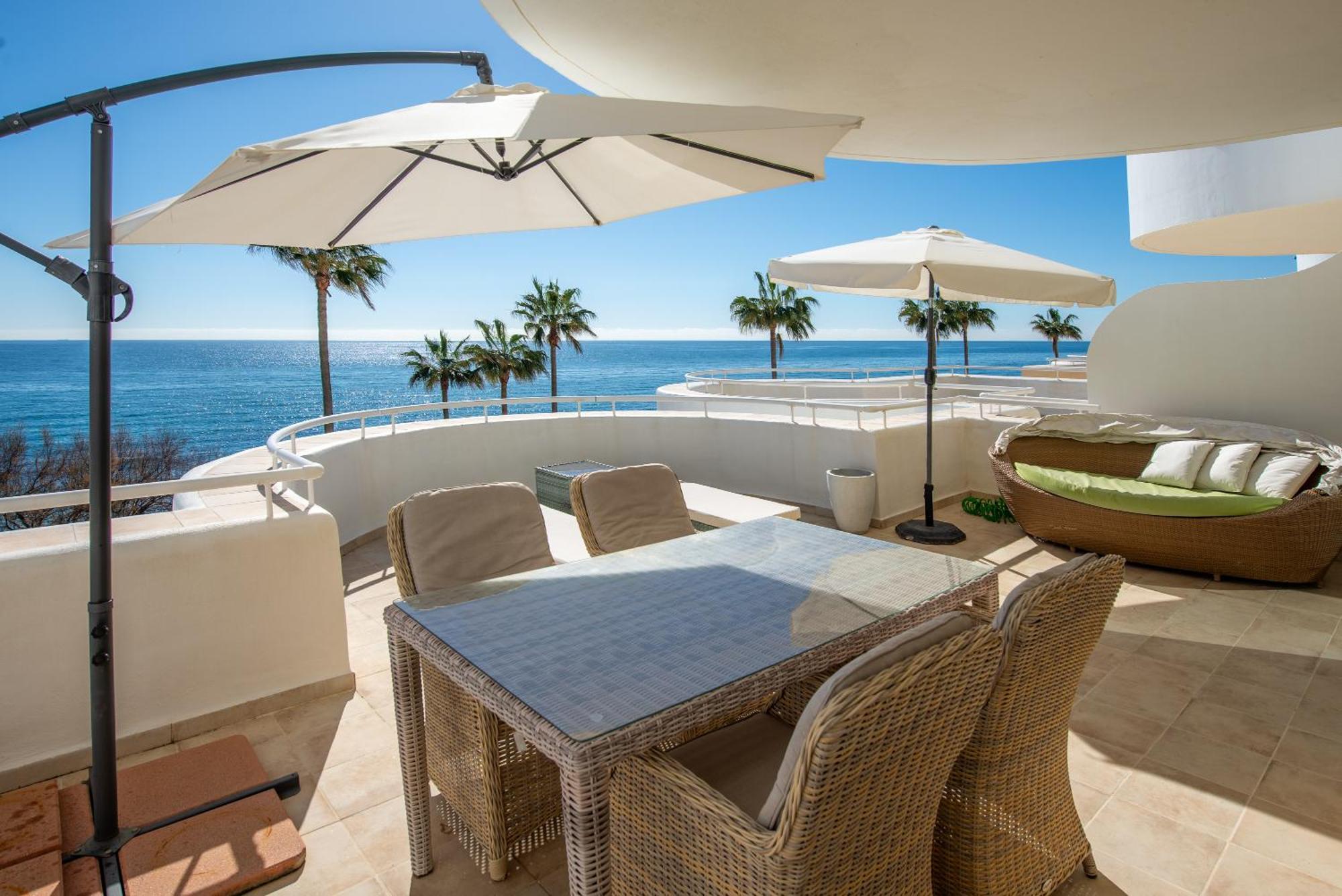 Sinfonia - 2br, Pool Apartment Estepona